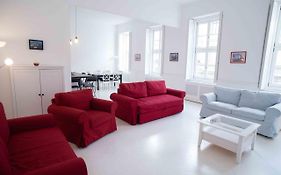 Splendid Trees Apartment